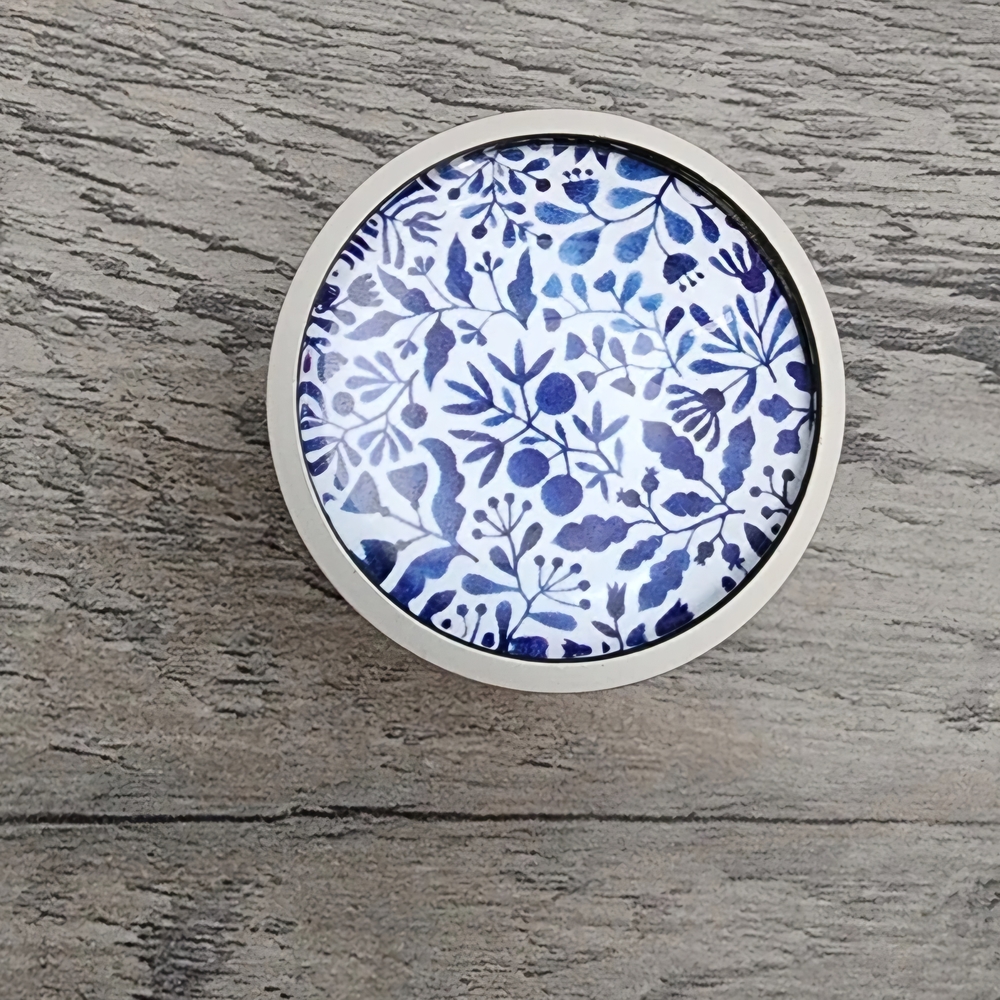 Set of floral cabinet knobs